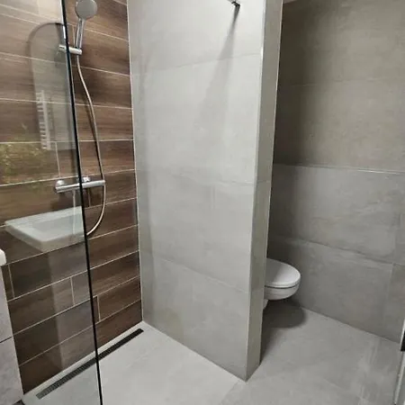 2 Apartment, With Terrace, New Building, 210 公寓 *